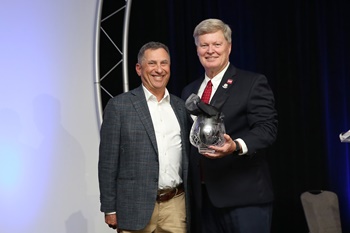Barry-Weiss-Leadership-Achievement-Award Barry-Weiss-Leadership-Achievement-Award